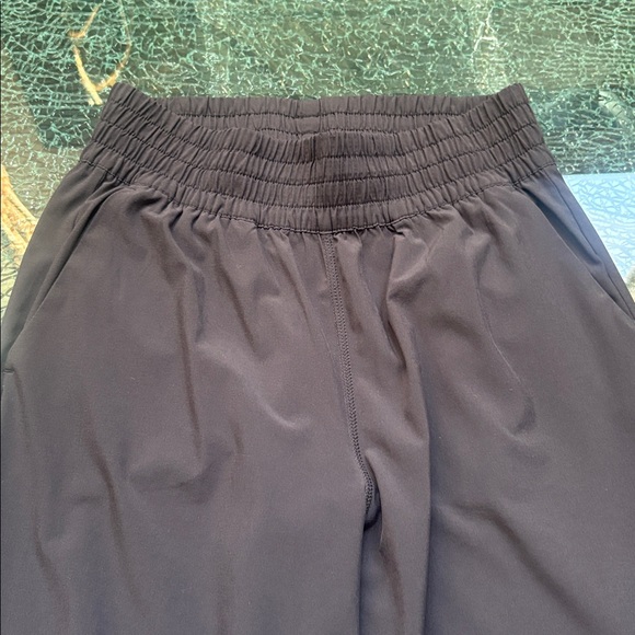 Vuori Black Women's Villa Wide-Leg Pants. Size S - Picture 5 of 7